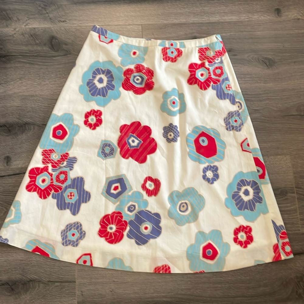 Marie Clare, Beautiful Fashion Spring versatile skirt with red & blue flowers